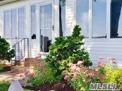 15 Downs Boulevard Property Photo 6