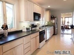 15 Downs Boulevard Property Photo 19