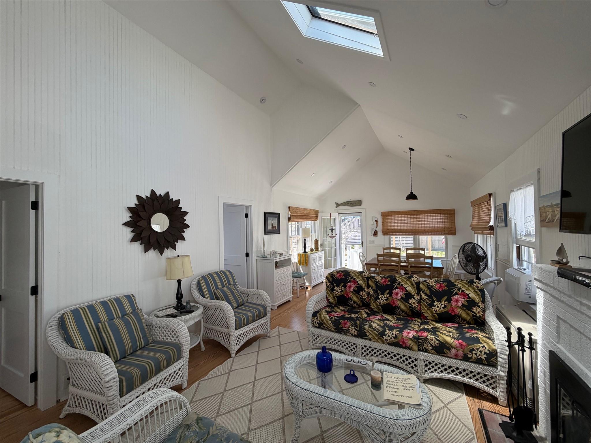 760 Ocean Breeze Walk Property Photo 3