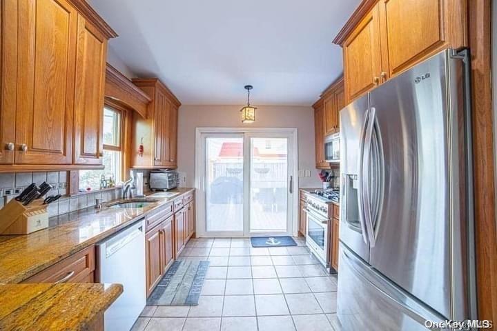 908 Evergreen Walk Property Photo 2