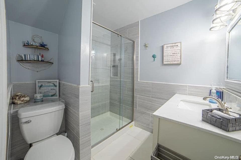 908 Evergreen Walk Property Photo 8