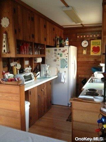 63 Thompson Property Photo 6