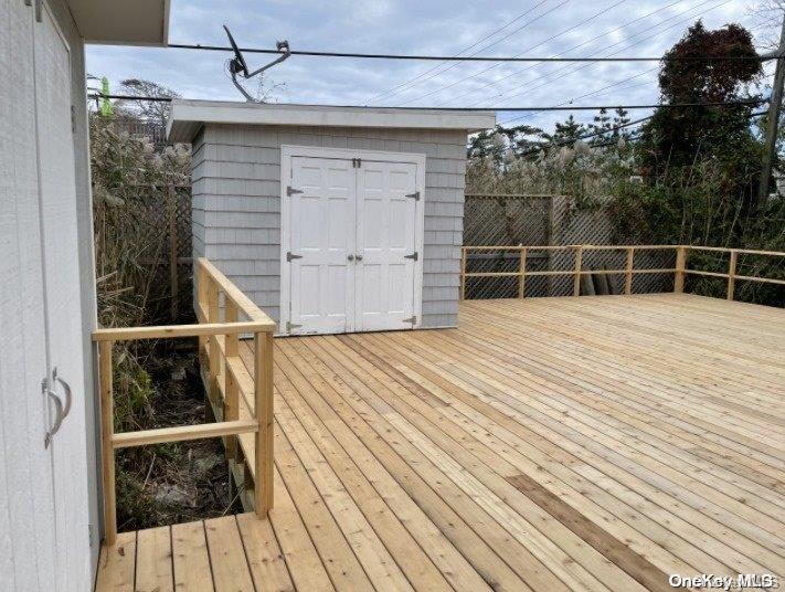 63 Thompson Property Photo 14