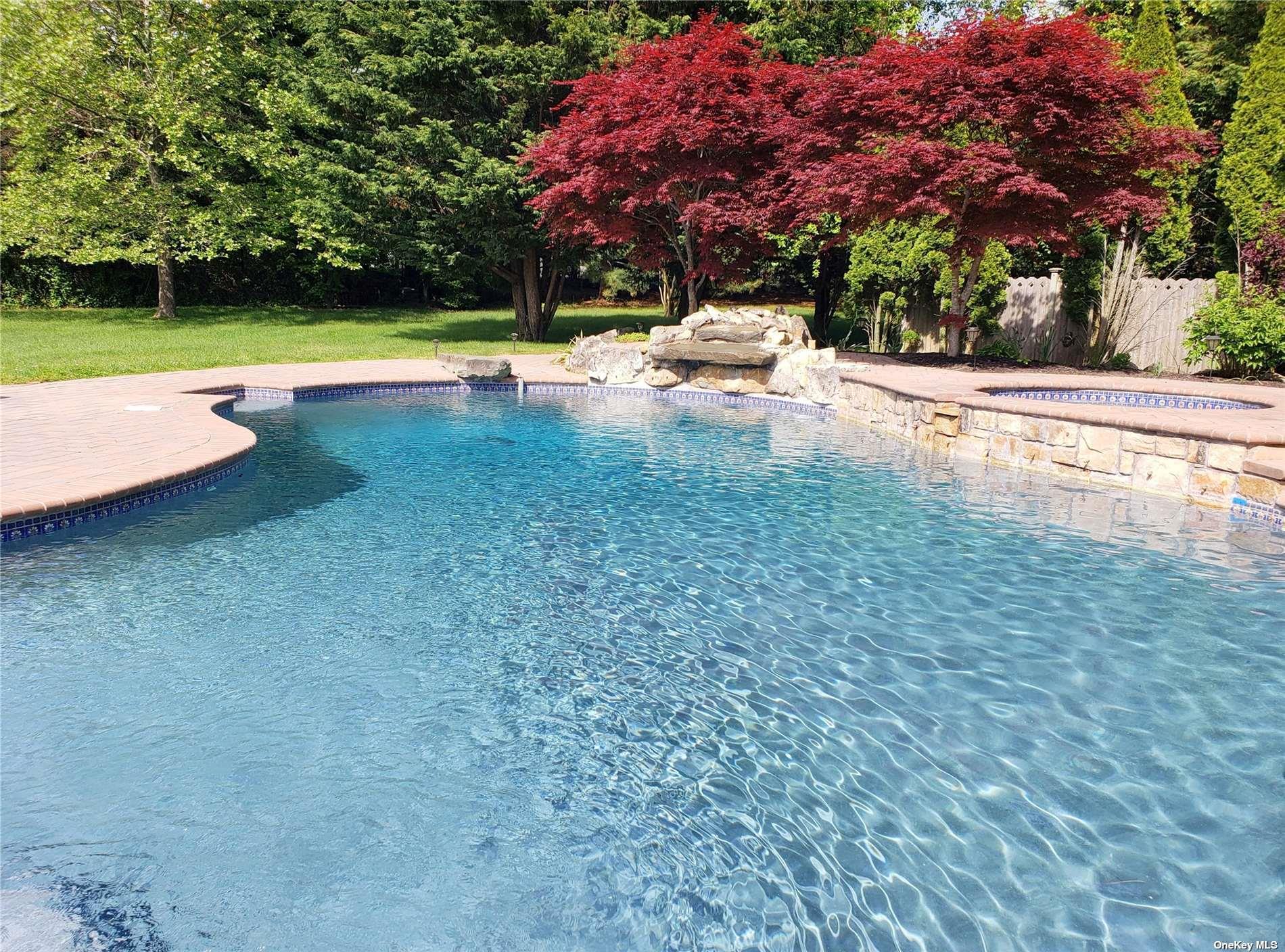 1275 The Esplanade Property Photo 1