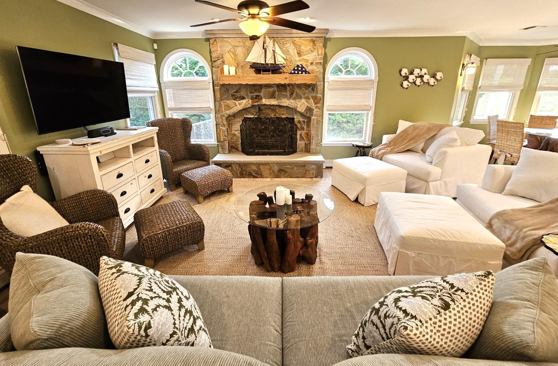 1275 The Esplanade Property Photo 18