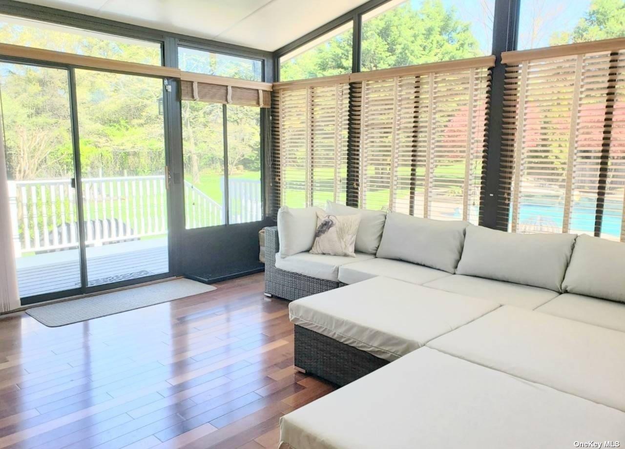 1275 The Esplanade Property Photo 27