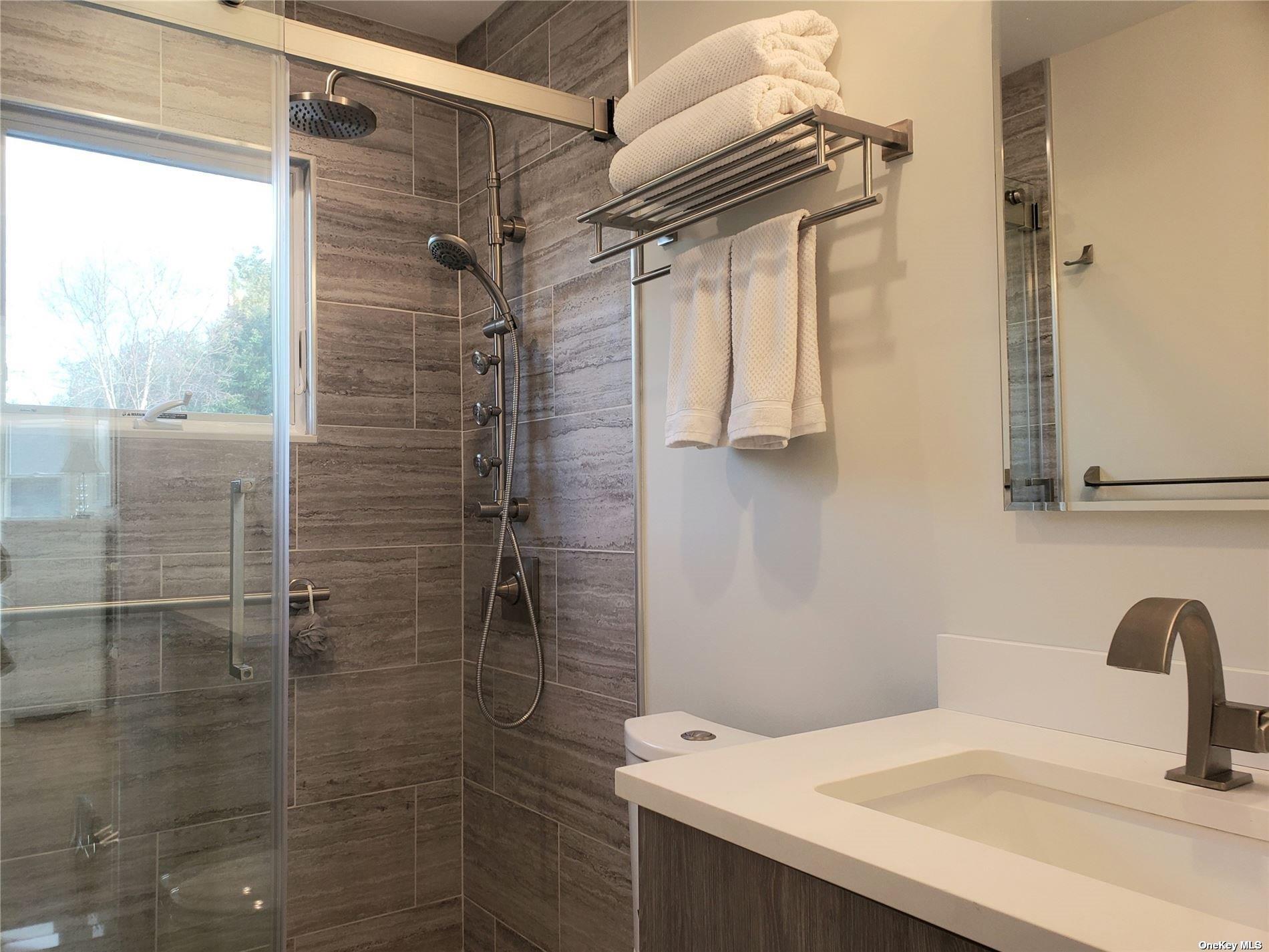 1275 The Esplanade Property Photo 37