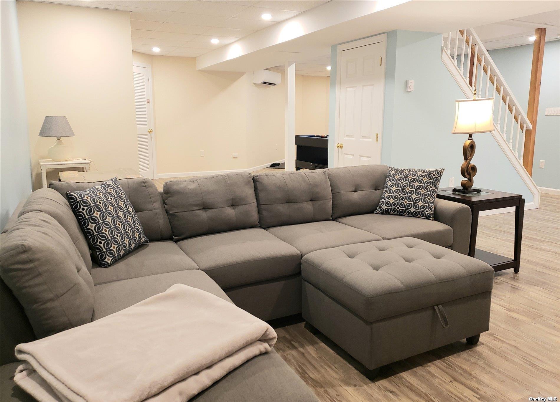 1275 The Esplanade Property Photo 40