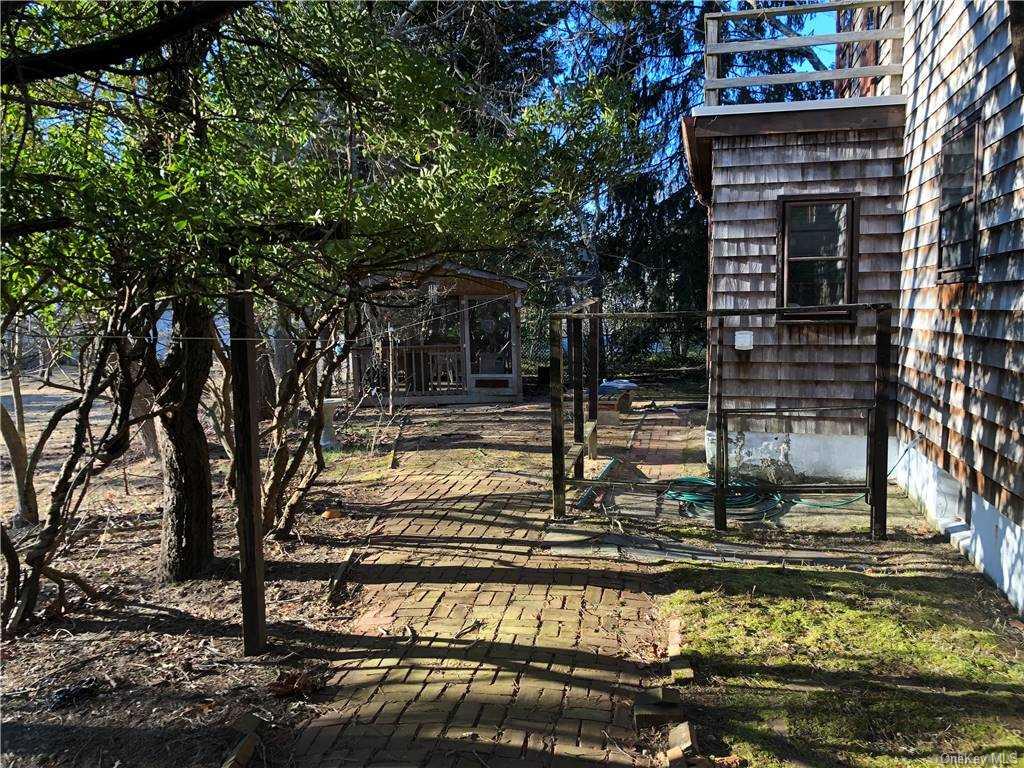 49 Shrubland Road Property Photo 2