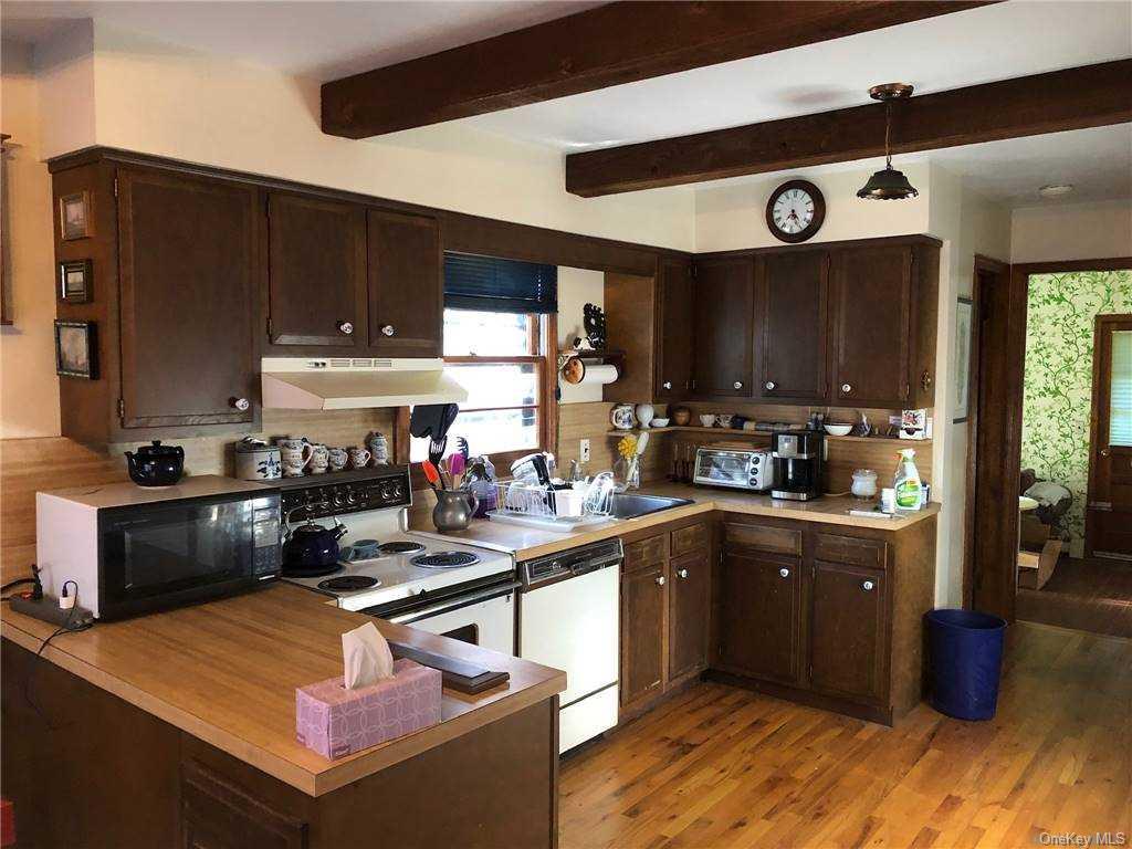 49 Shrubland Road Property Photo 3