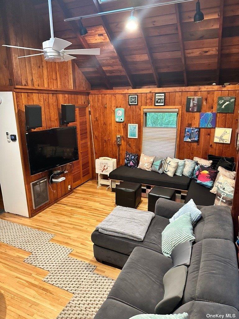 180 Clipper Road Property Photo 3