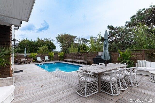 674 Ocean Breeze Property Photo 2