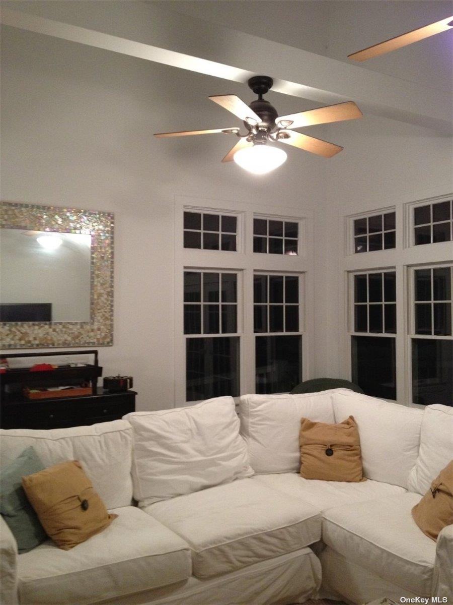 687 Ocean Breeze Property Photo 4