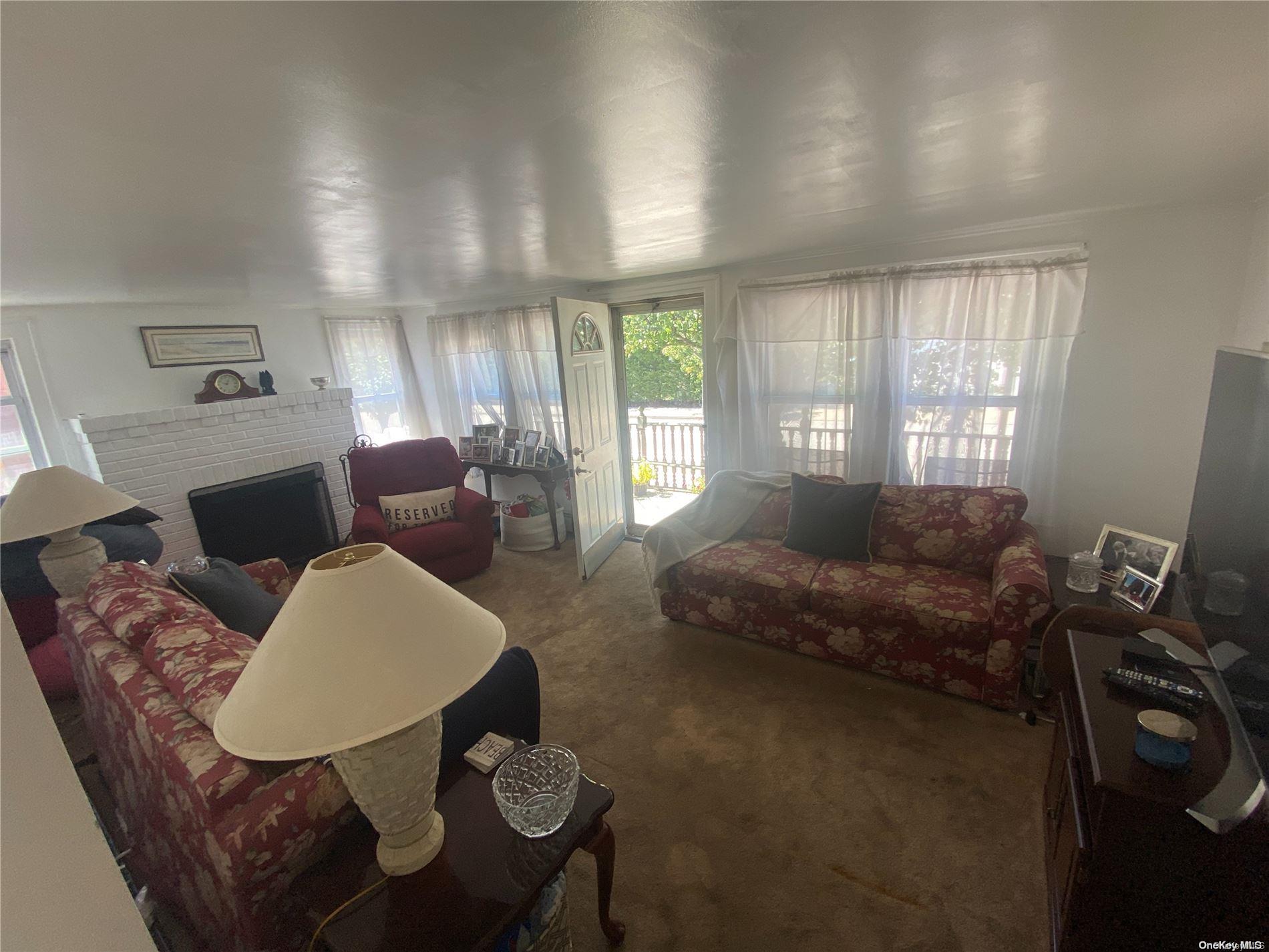 68 S Parkside Drive Property Photo 8