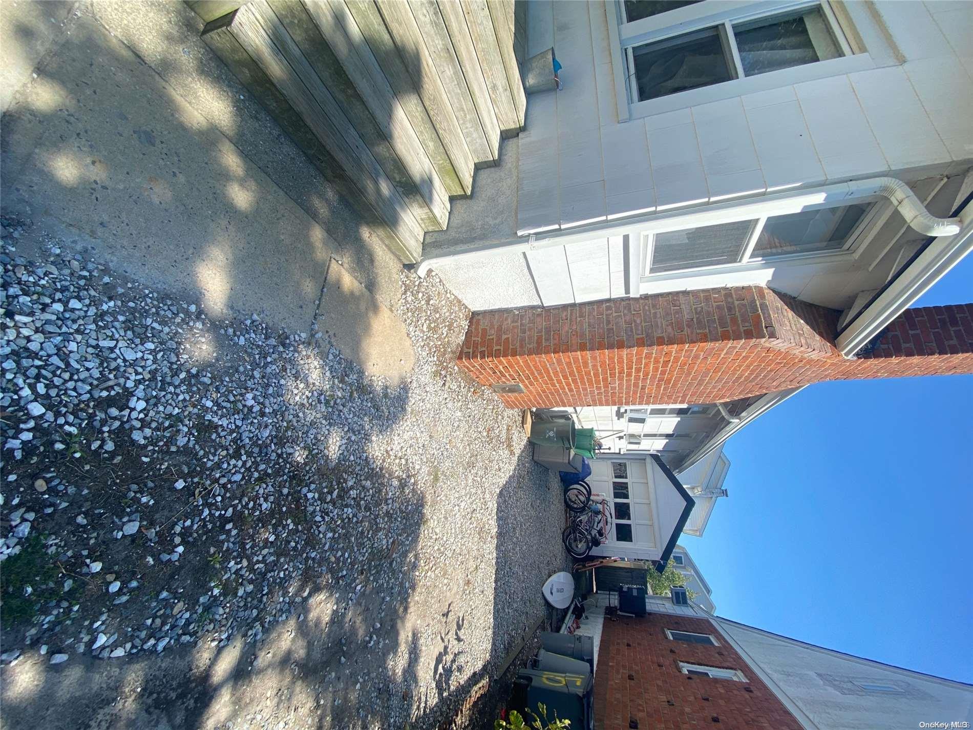 68 S Parkside Drive Property Photo 10