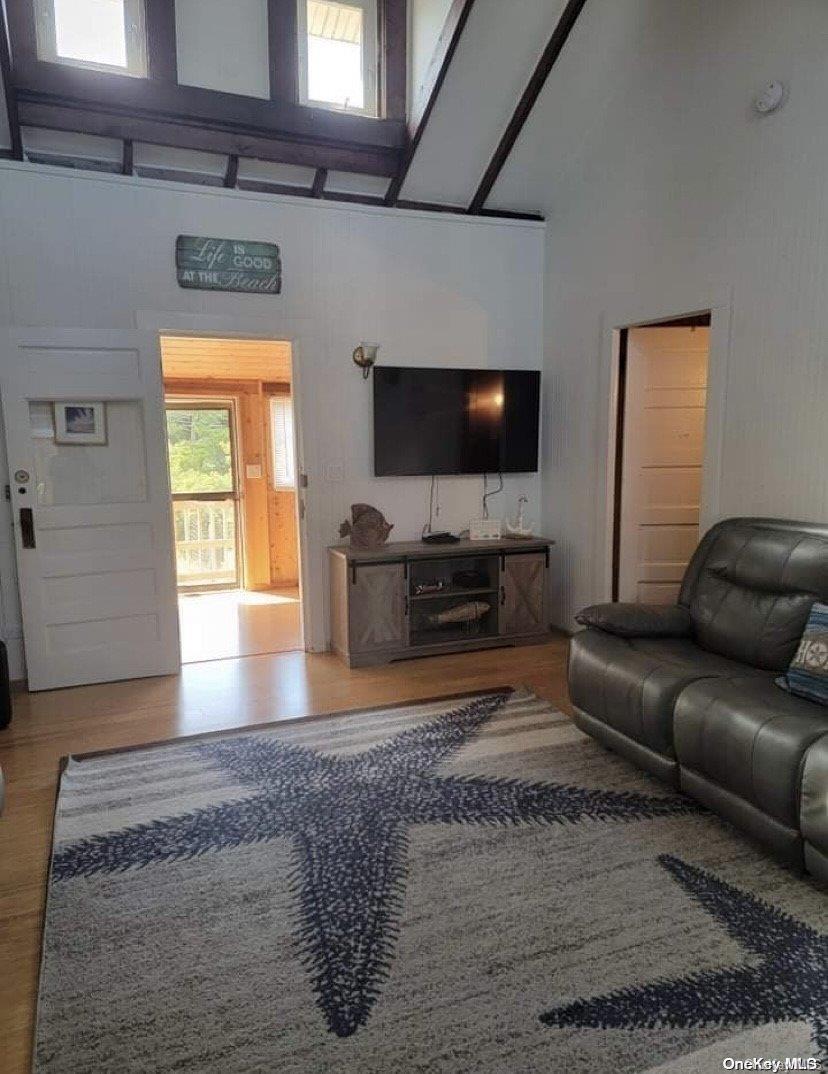 921 Evergreen Walk Property Photo 4