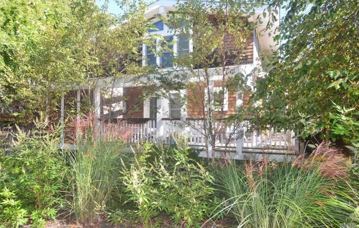 207 Wilmot Road Property Photo 1