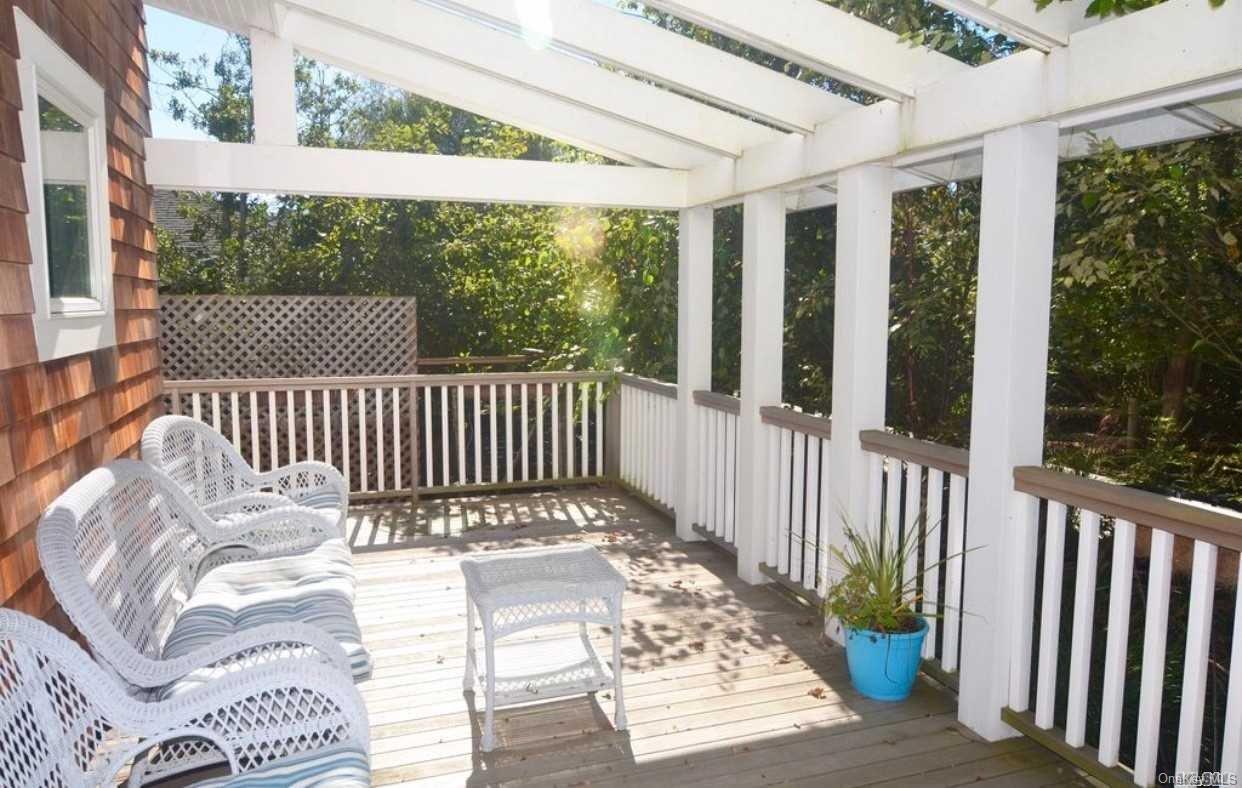 207 Wilmot Road Property Photo 2