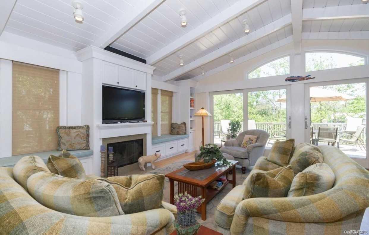 207 Wilmot Road Property Photo 6