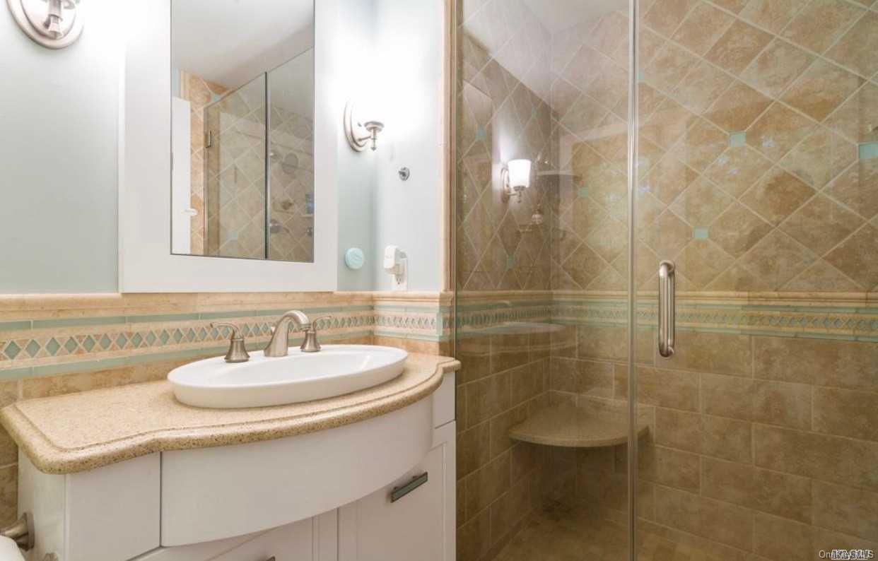 207 Wilmot Road Property Photo 16