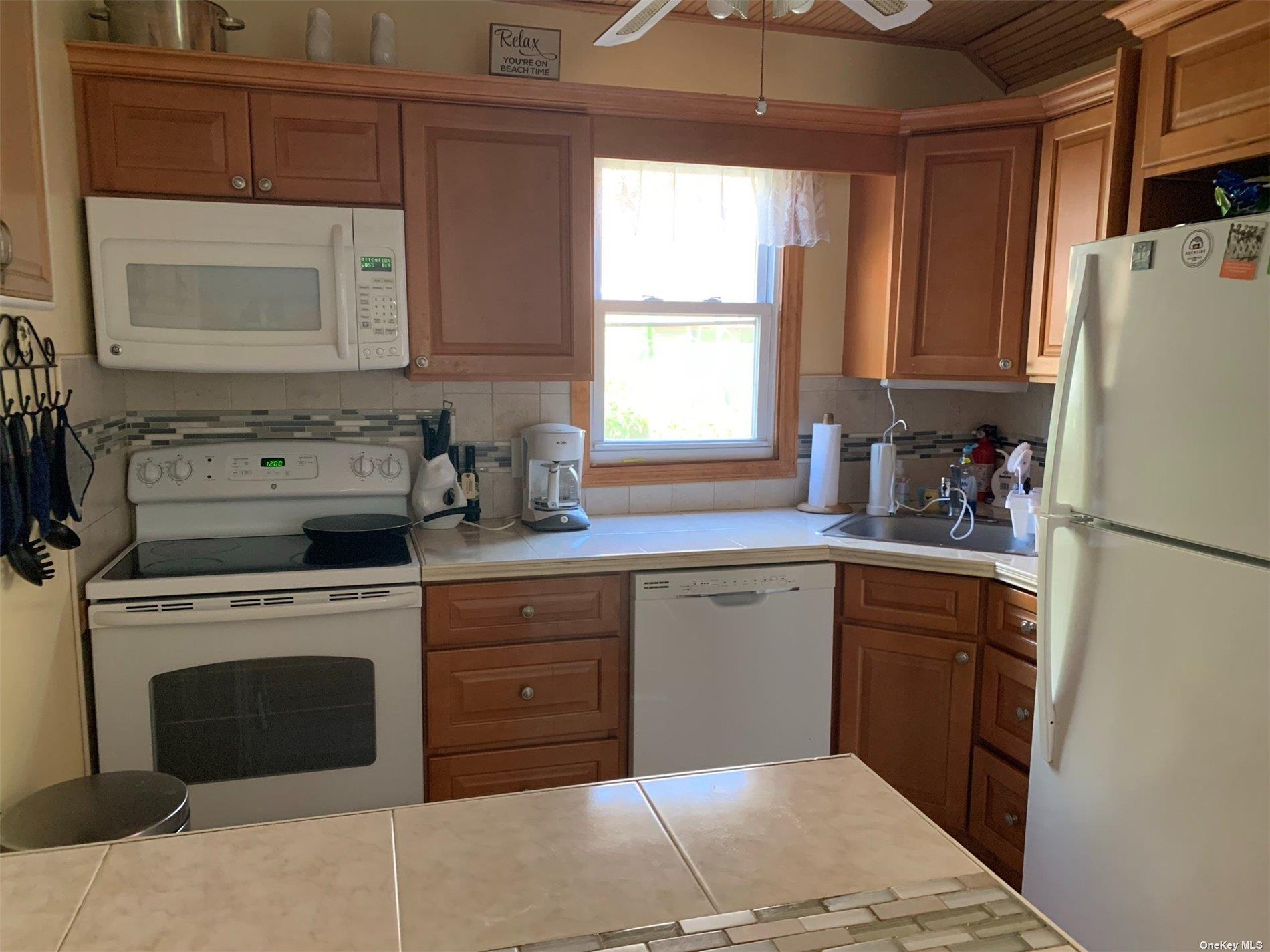 120 Bungalow Walk Property Photo 7