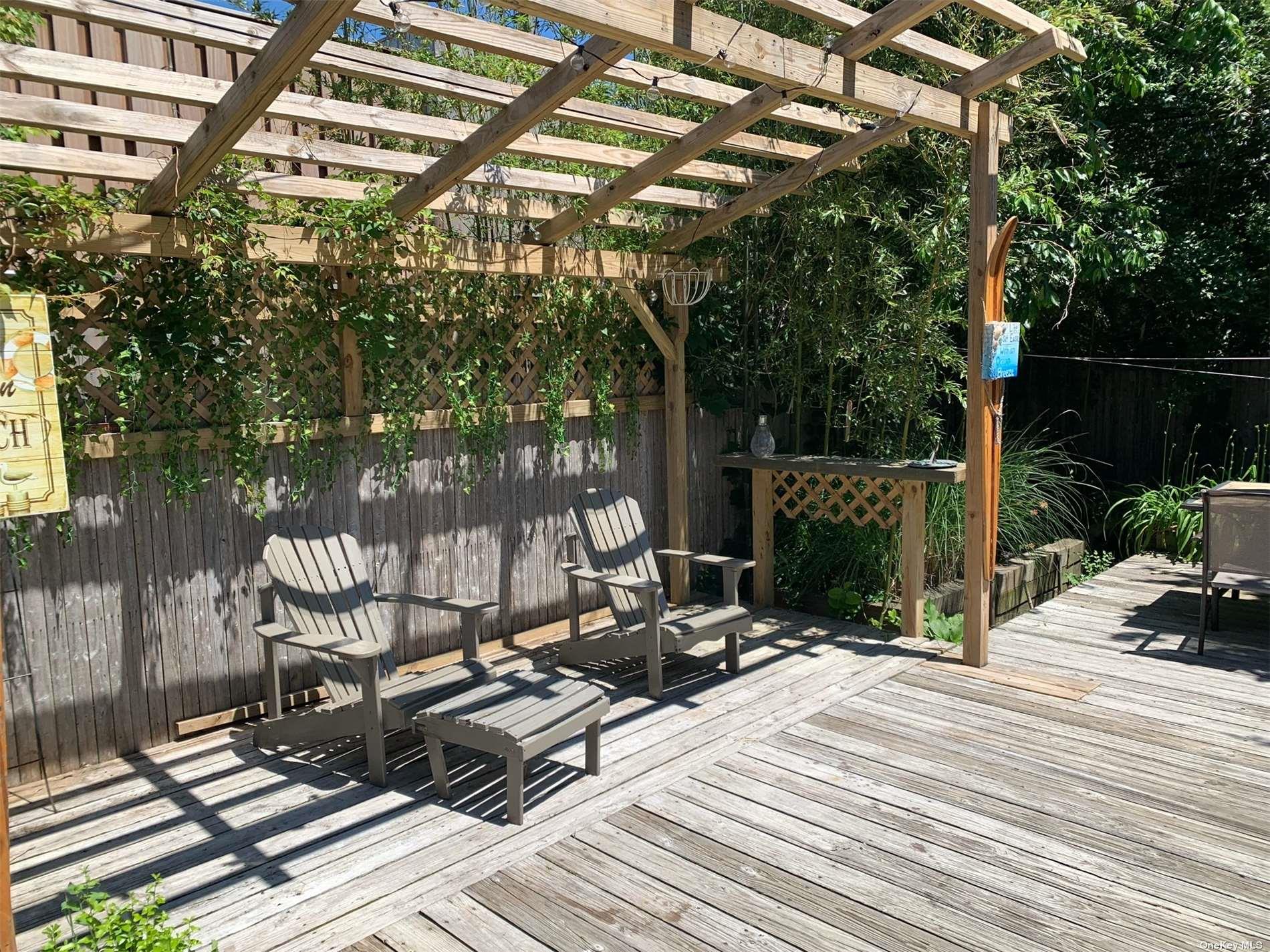 120 Bungalow Walk Property Photo 15