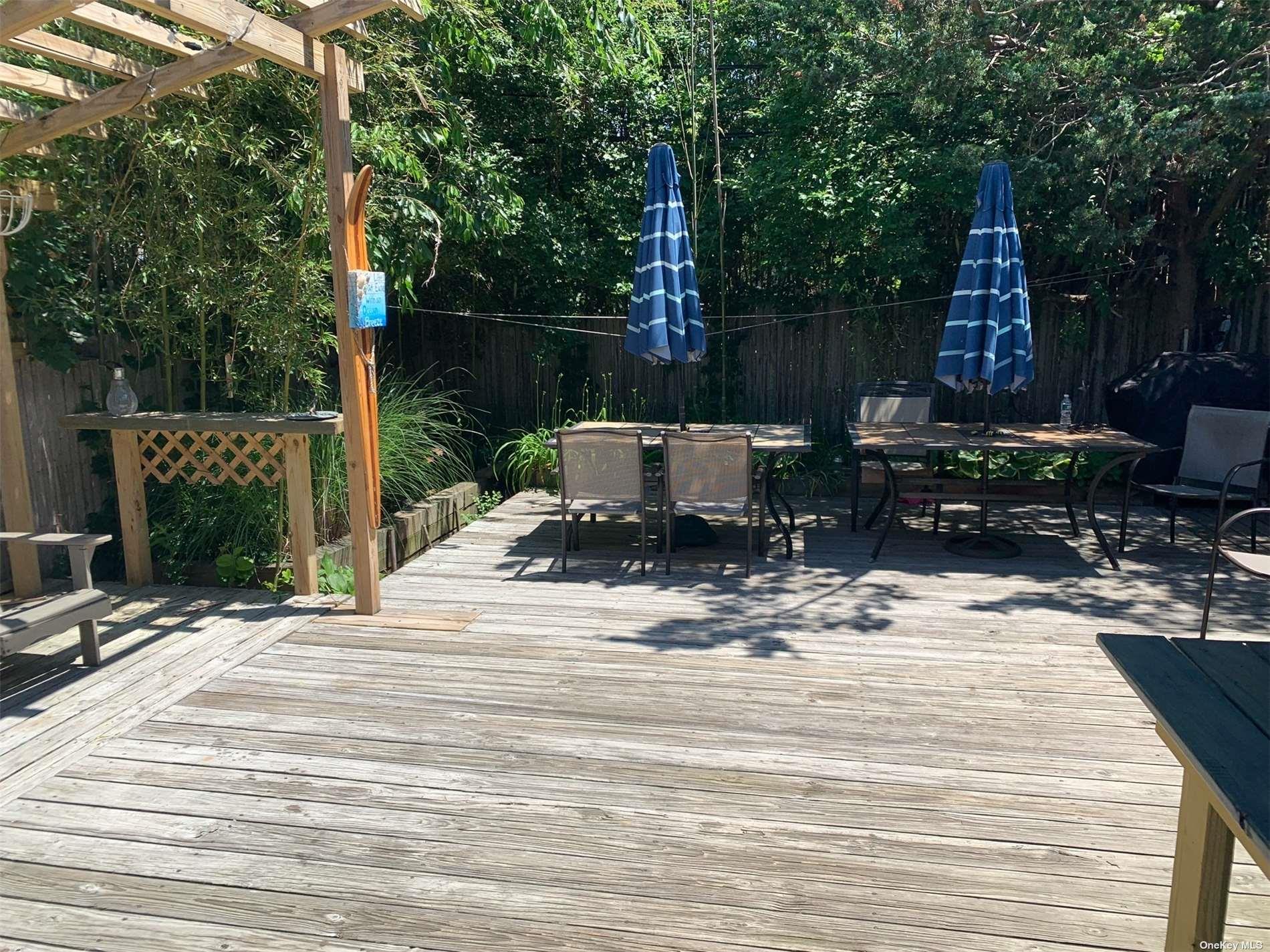 120 Bungalow Walk Property Photo 16