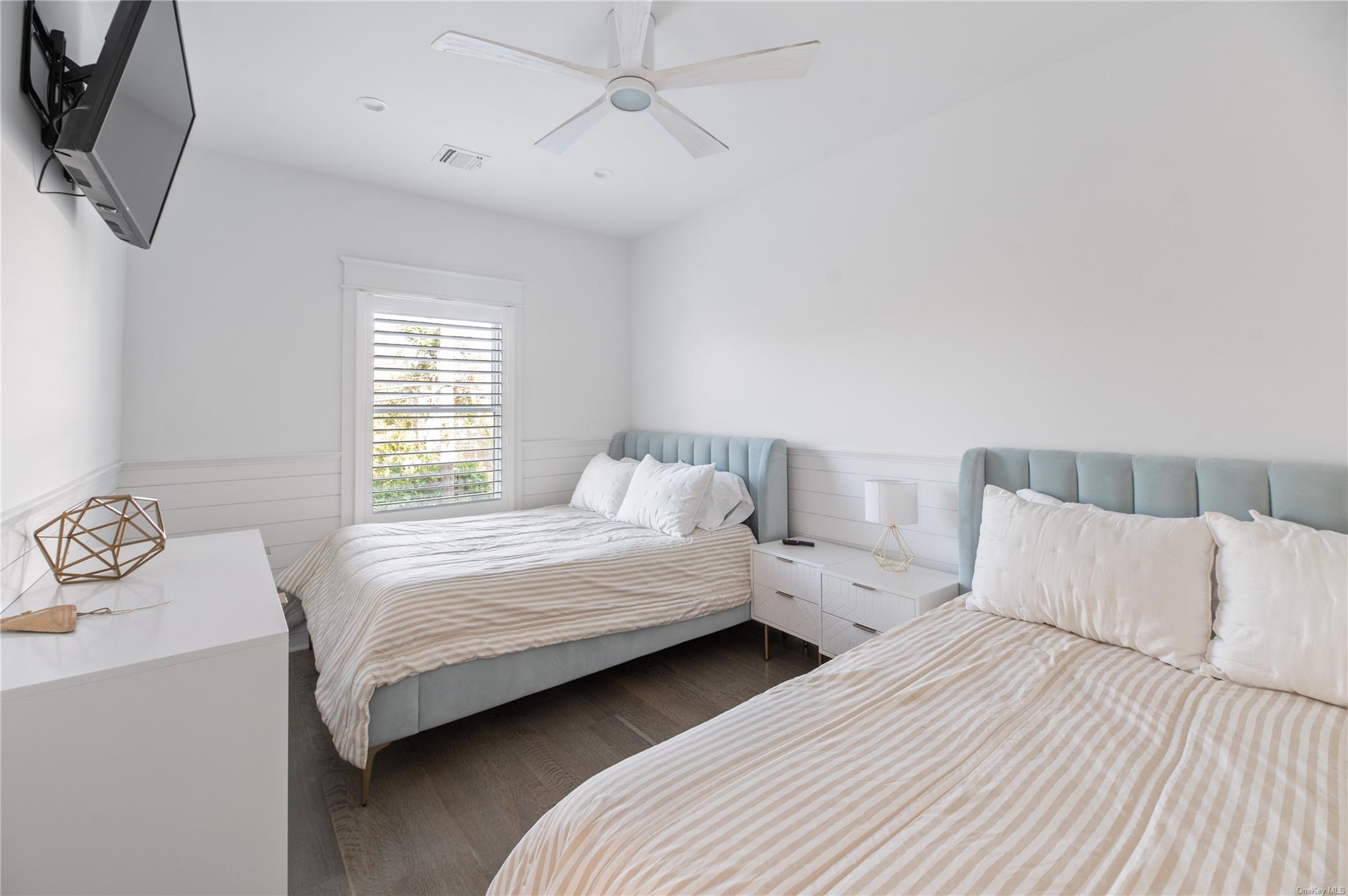 335 Surf Road Property Photo 4