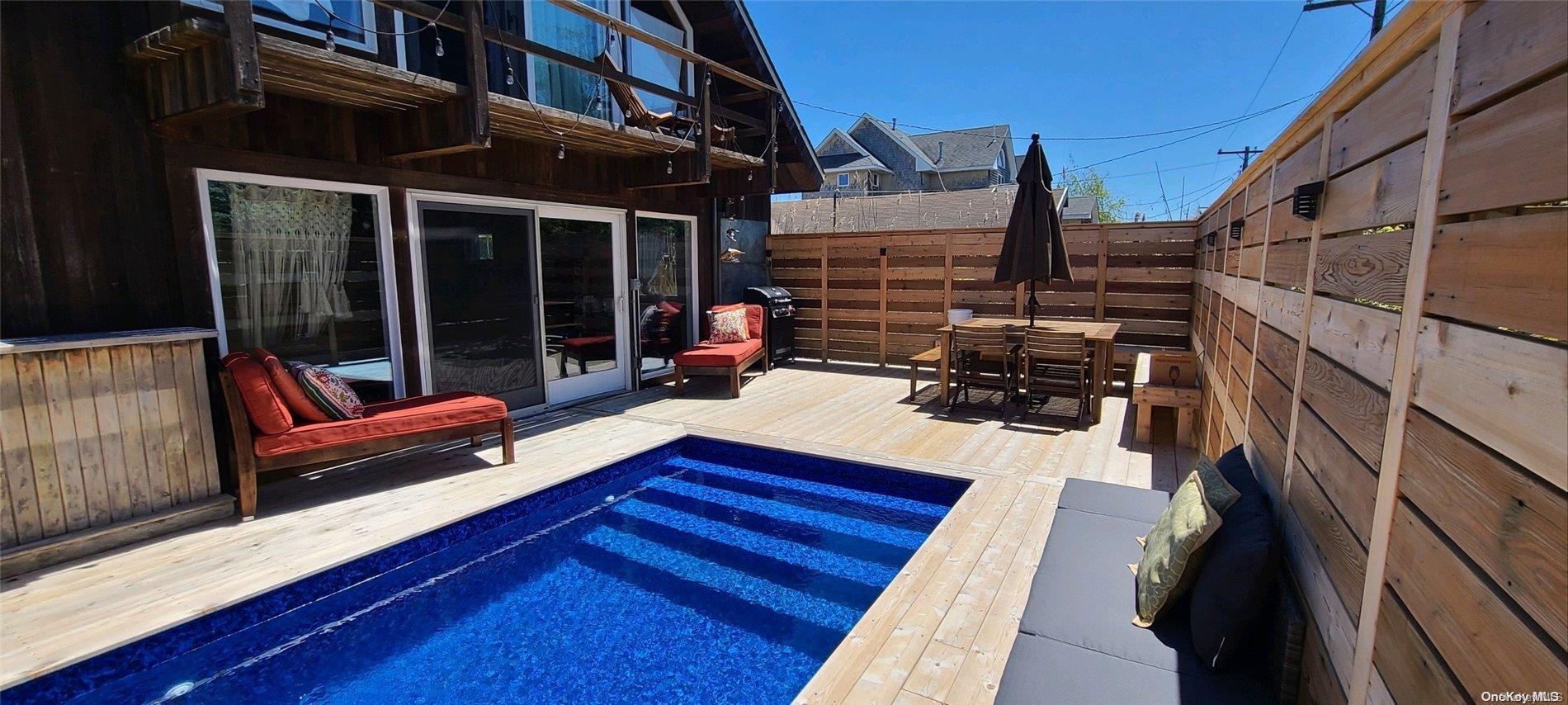 17 Bungalow Walk Property Photo 1