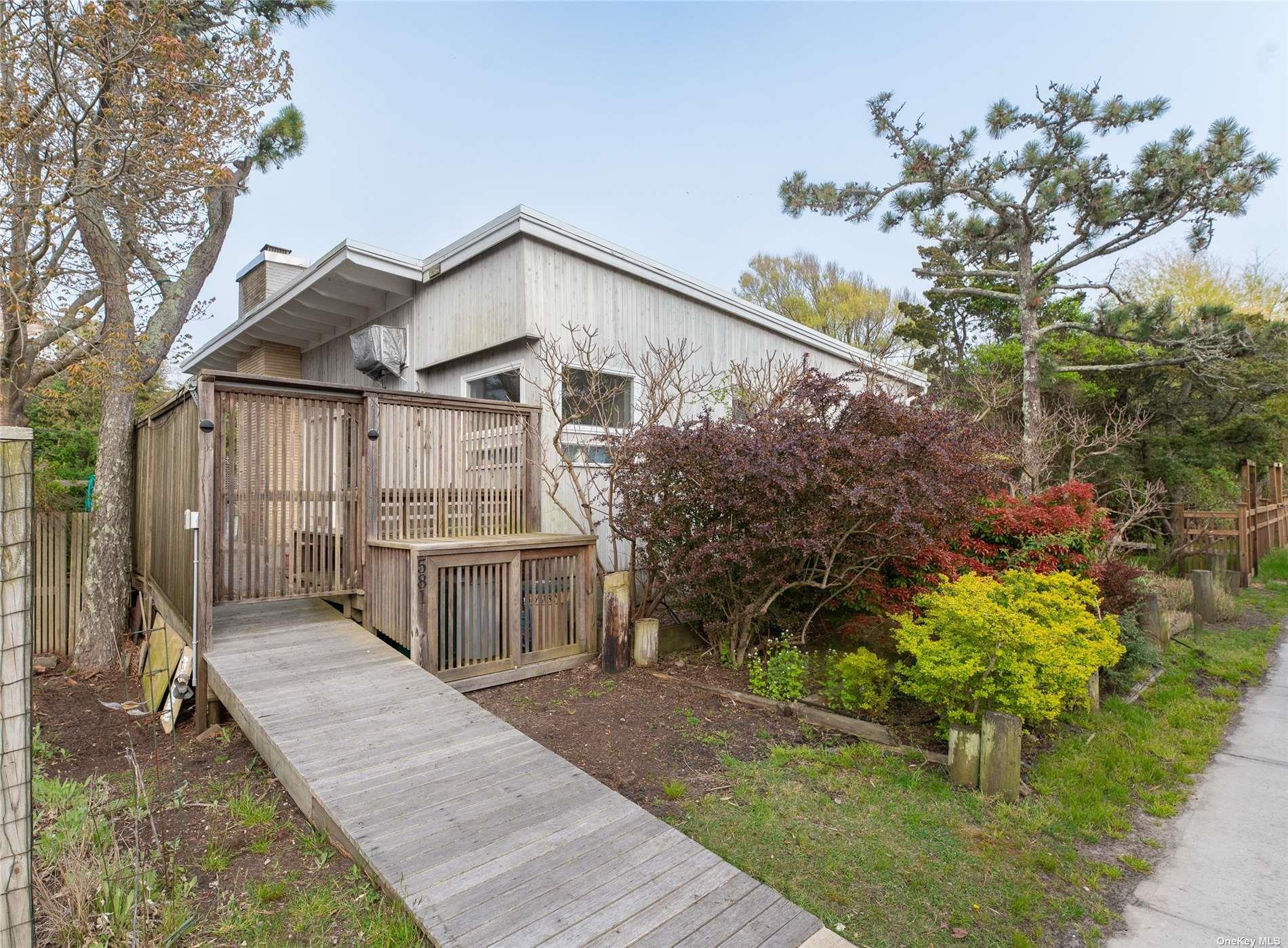 581 Bayberry Walk Property Photo 2