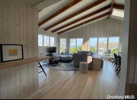 329 Surf Road Property Photo 3