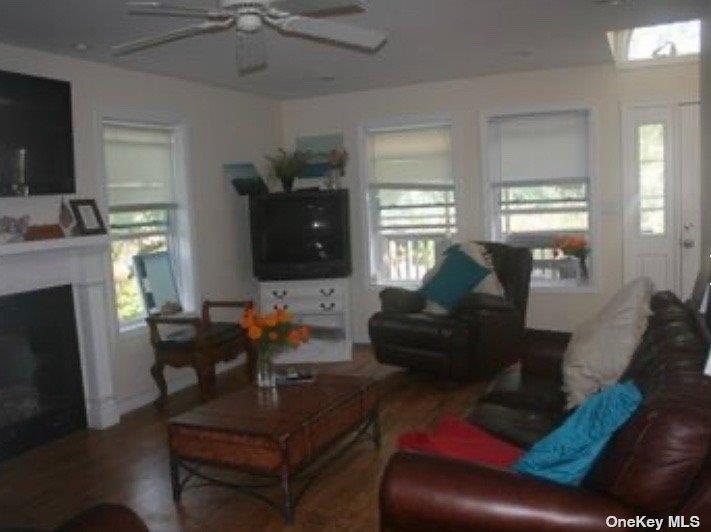 201 Cottage Walk Property Photo 2