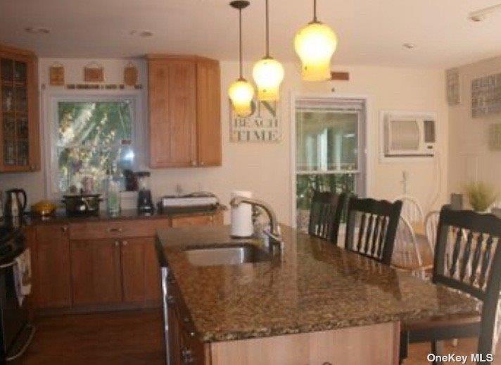 201 Cottage Walk Property Photo 4