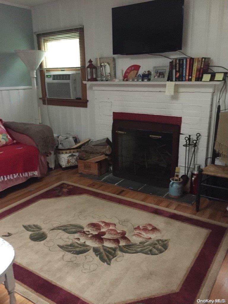 821 Evergreen Property Photo 2