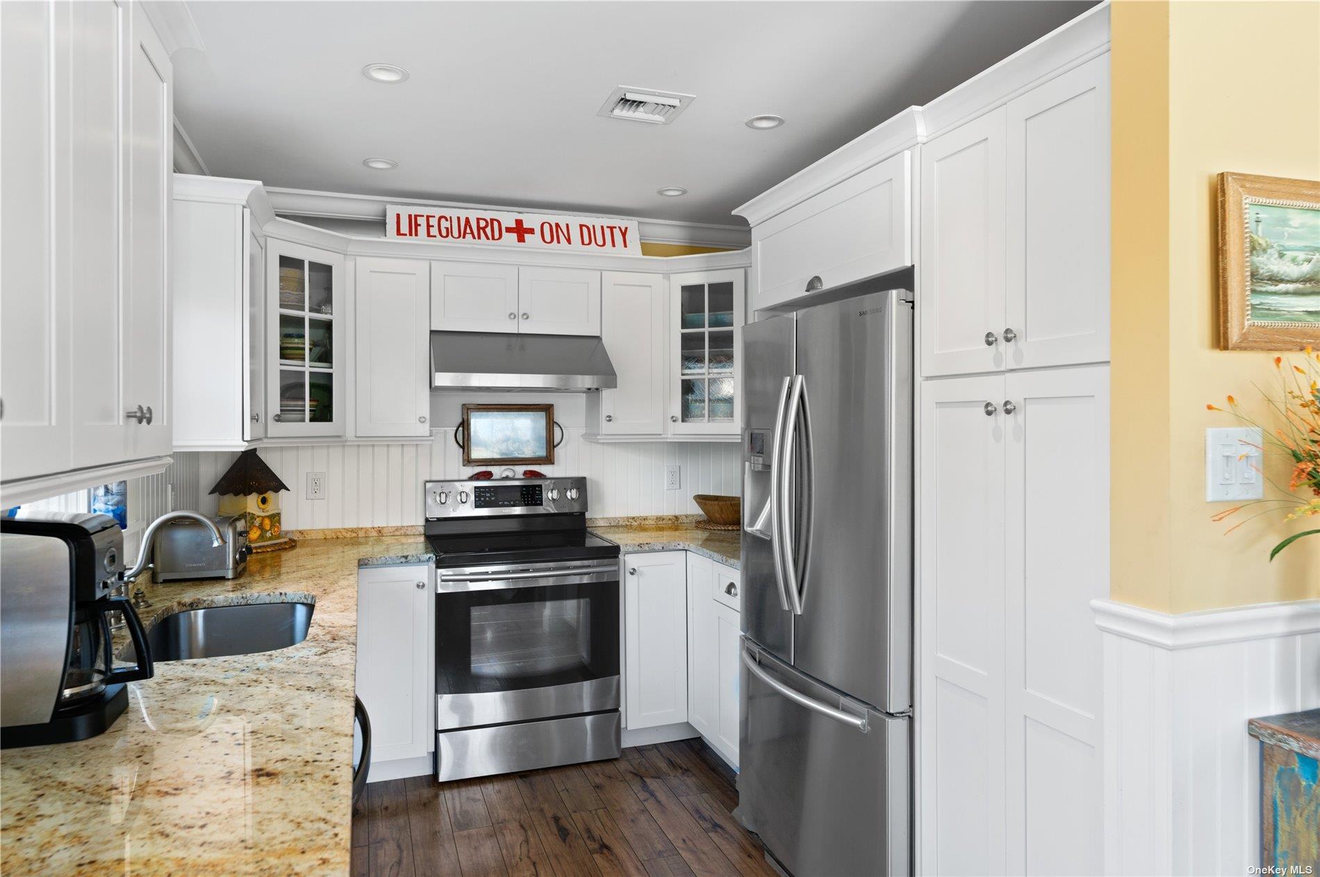672 Ocean Breeze Property Photo 8