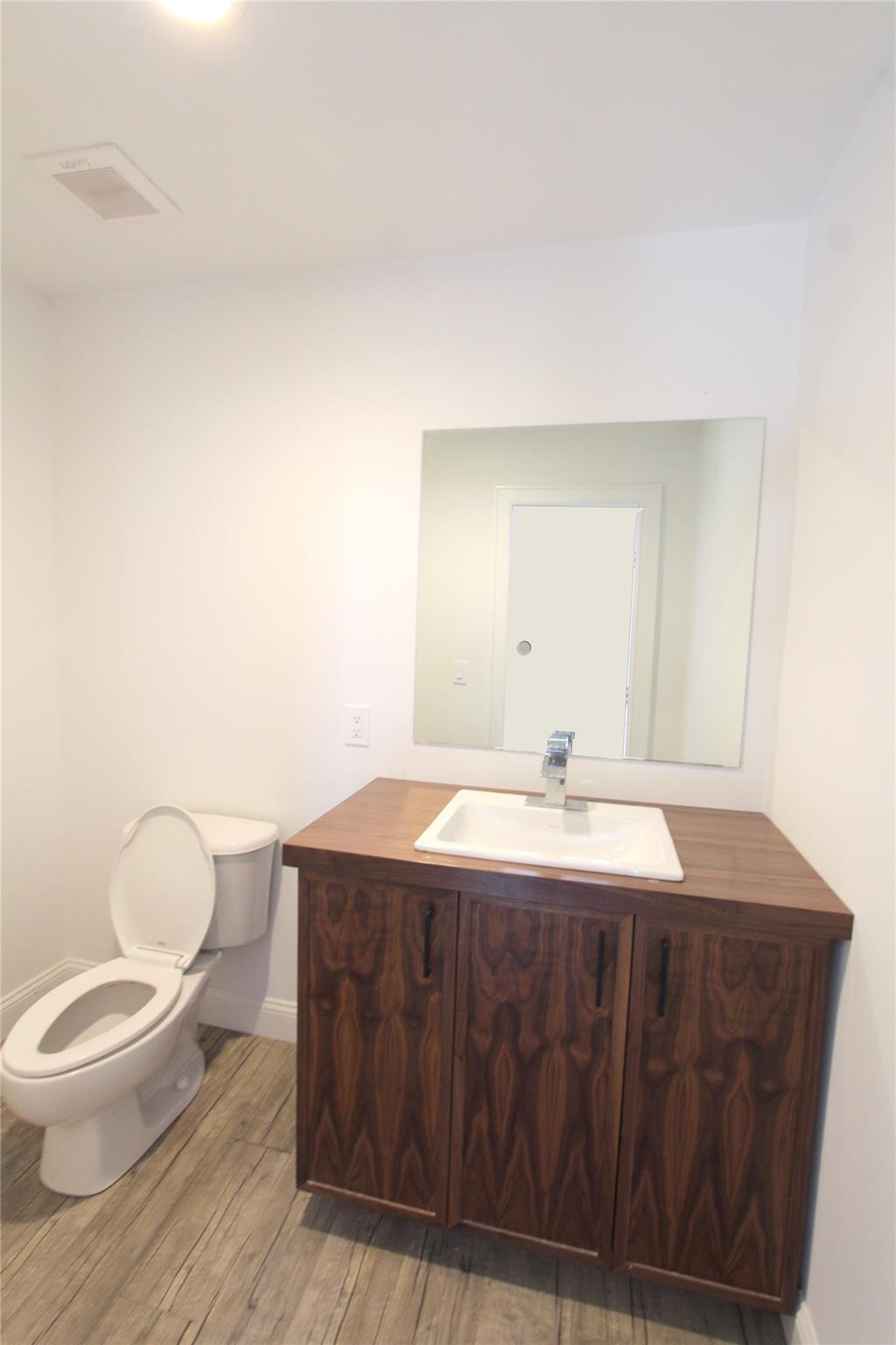 137 Montauk Highway Property Photo 9