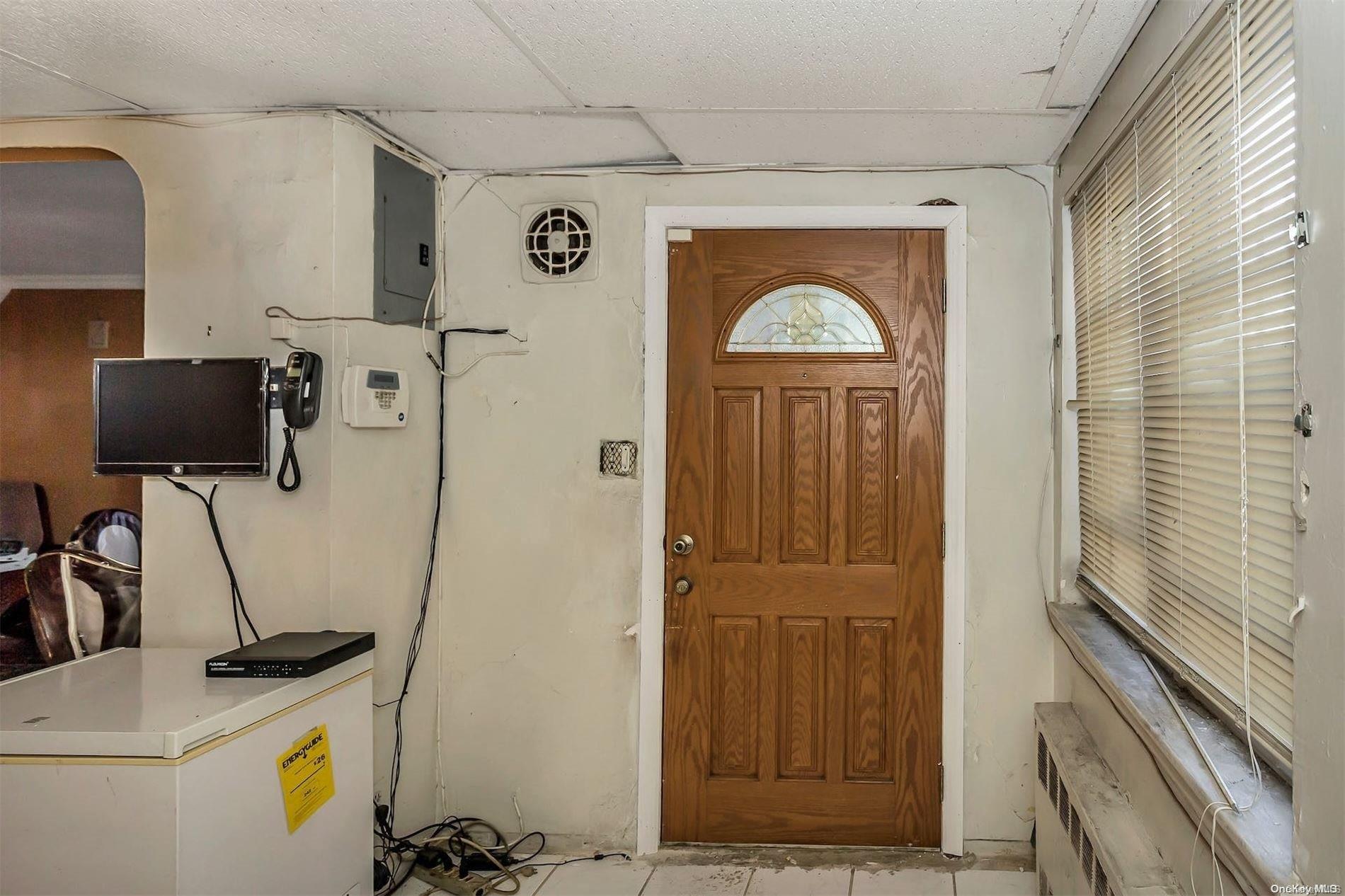 1204 E 84th Street Property Photo 3