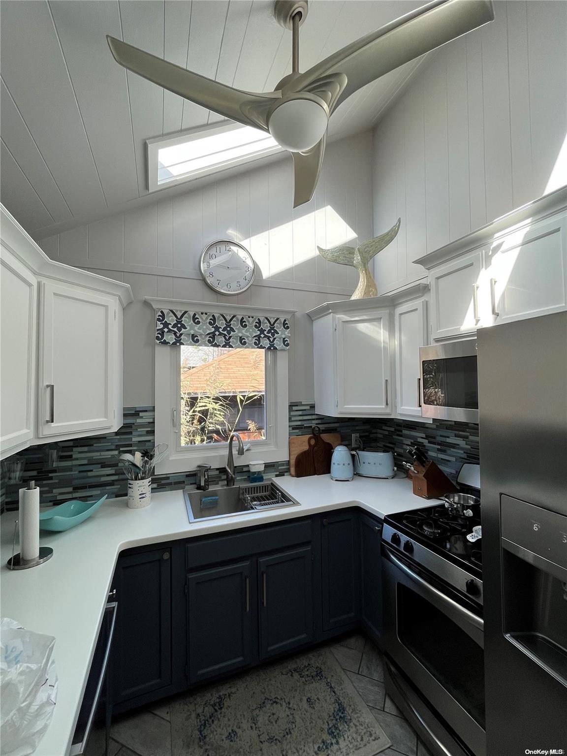 647 Ocean Breeze Property Photo 7