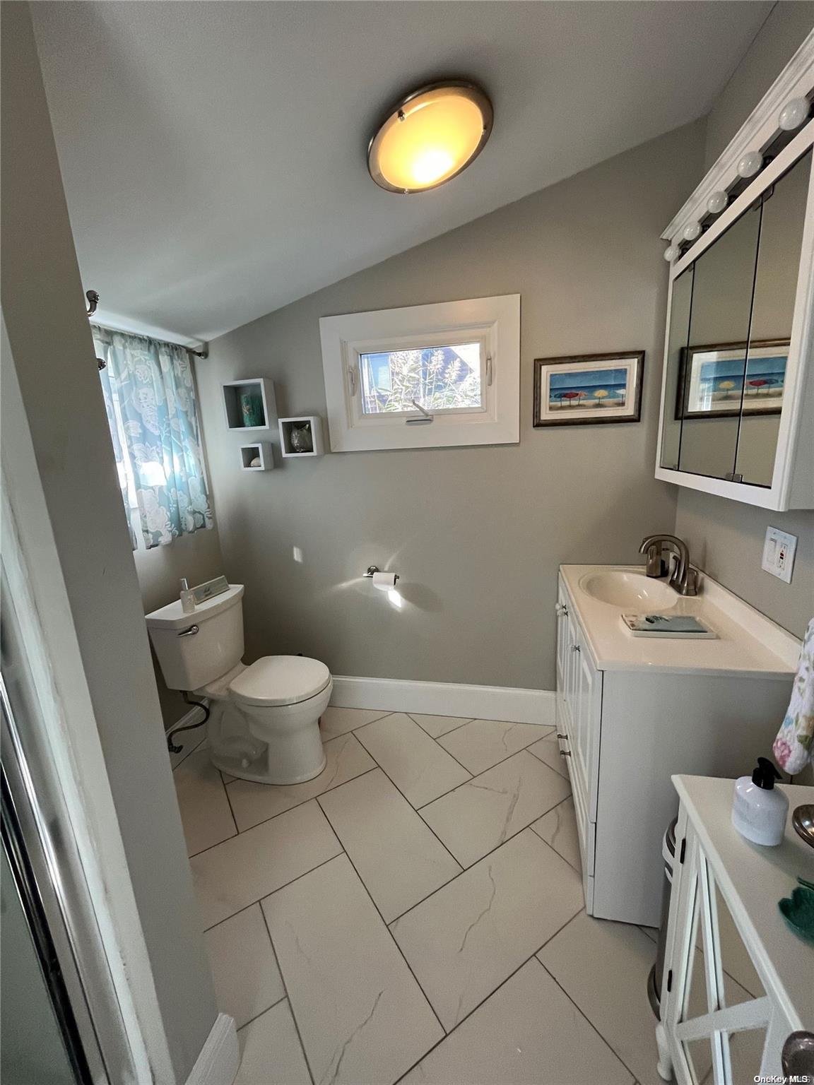 647 Ocean Breeze Property Photo 12