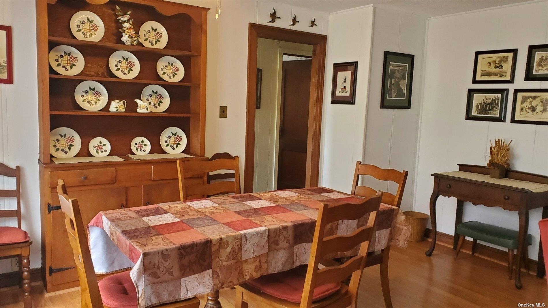 250 Cottage Walk Property Photo 5