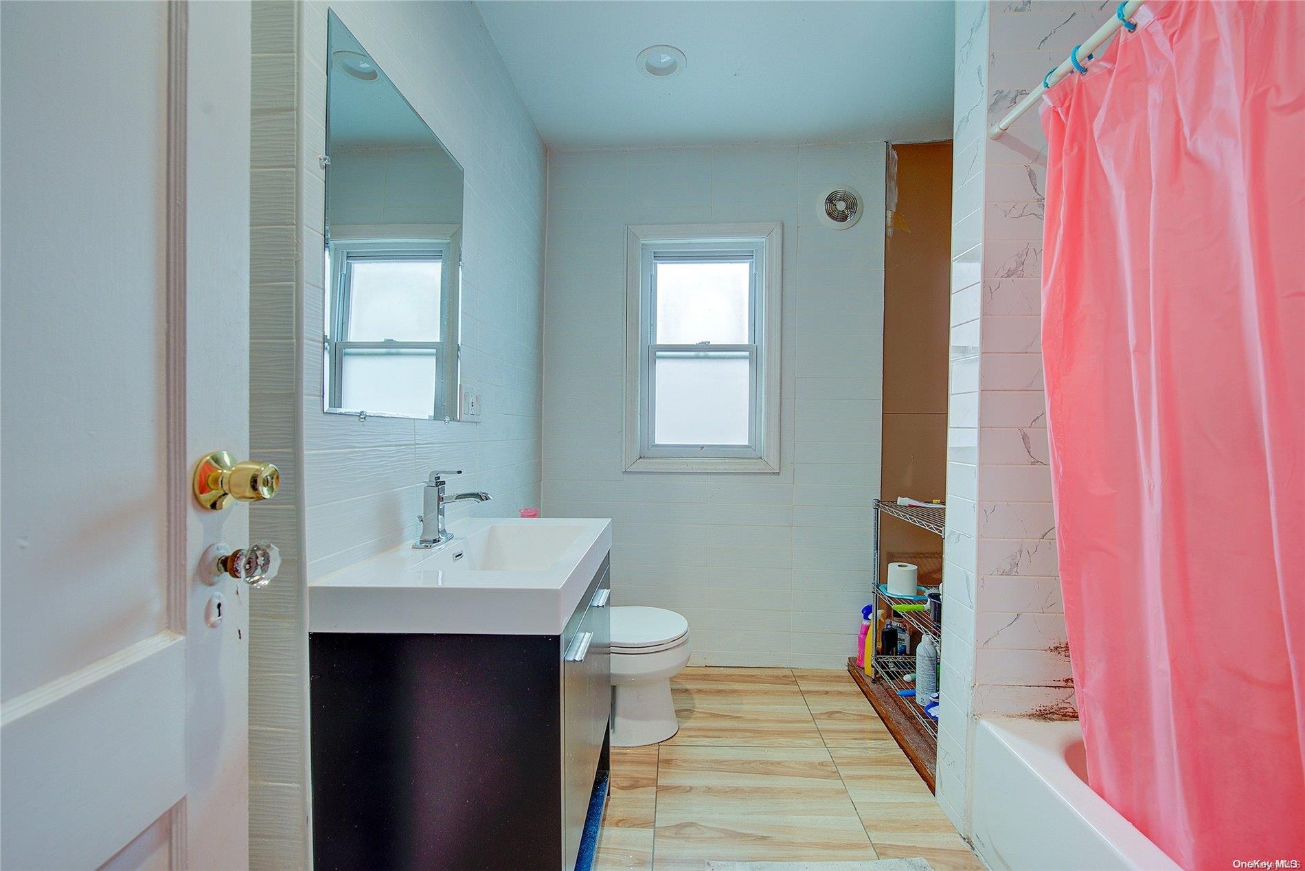 241-34 87th Avenue Property Photo 6