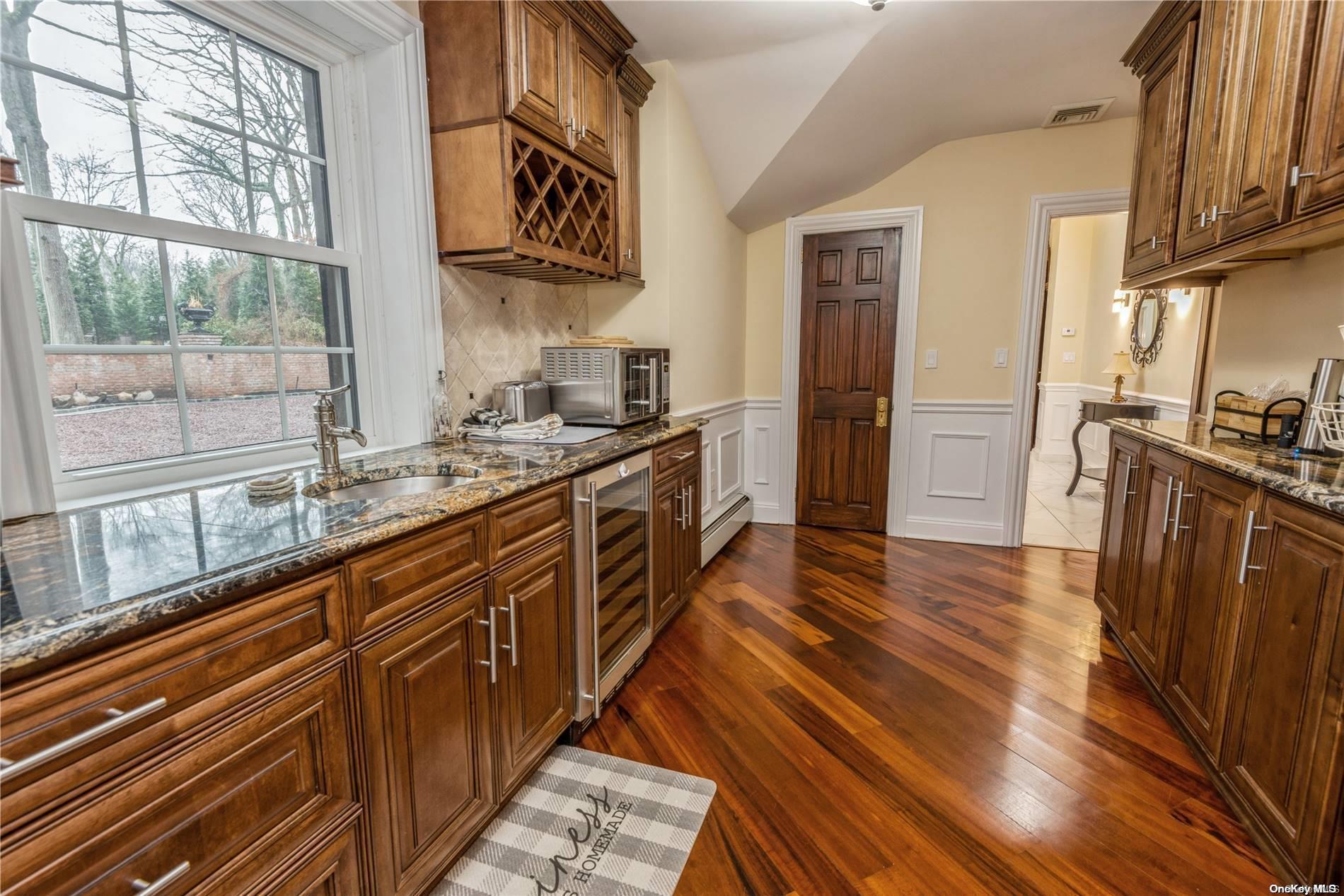 12 Hemlock Court Property Photo 7