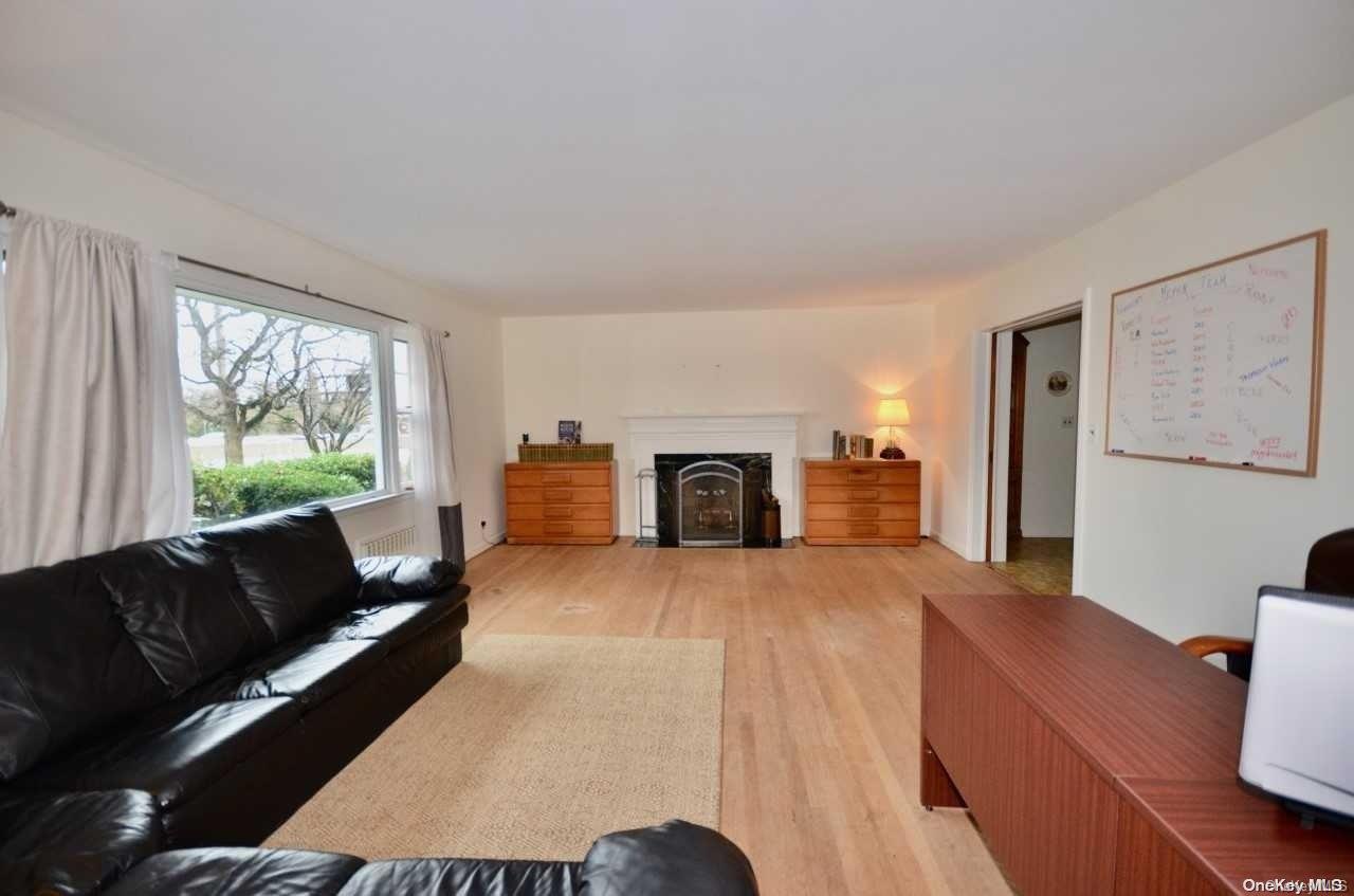 937 Walt Whitman Road Property Photo 3
