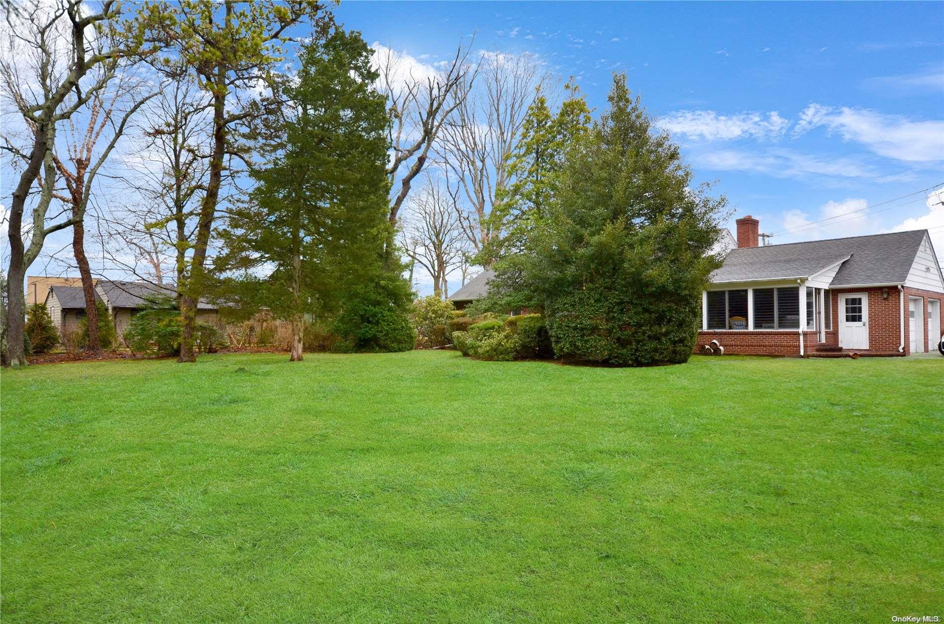 937 Walt Whitman Road Property Photo 14