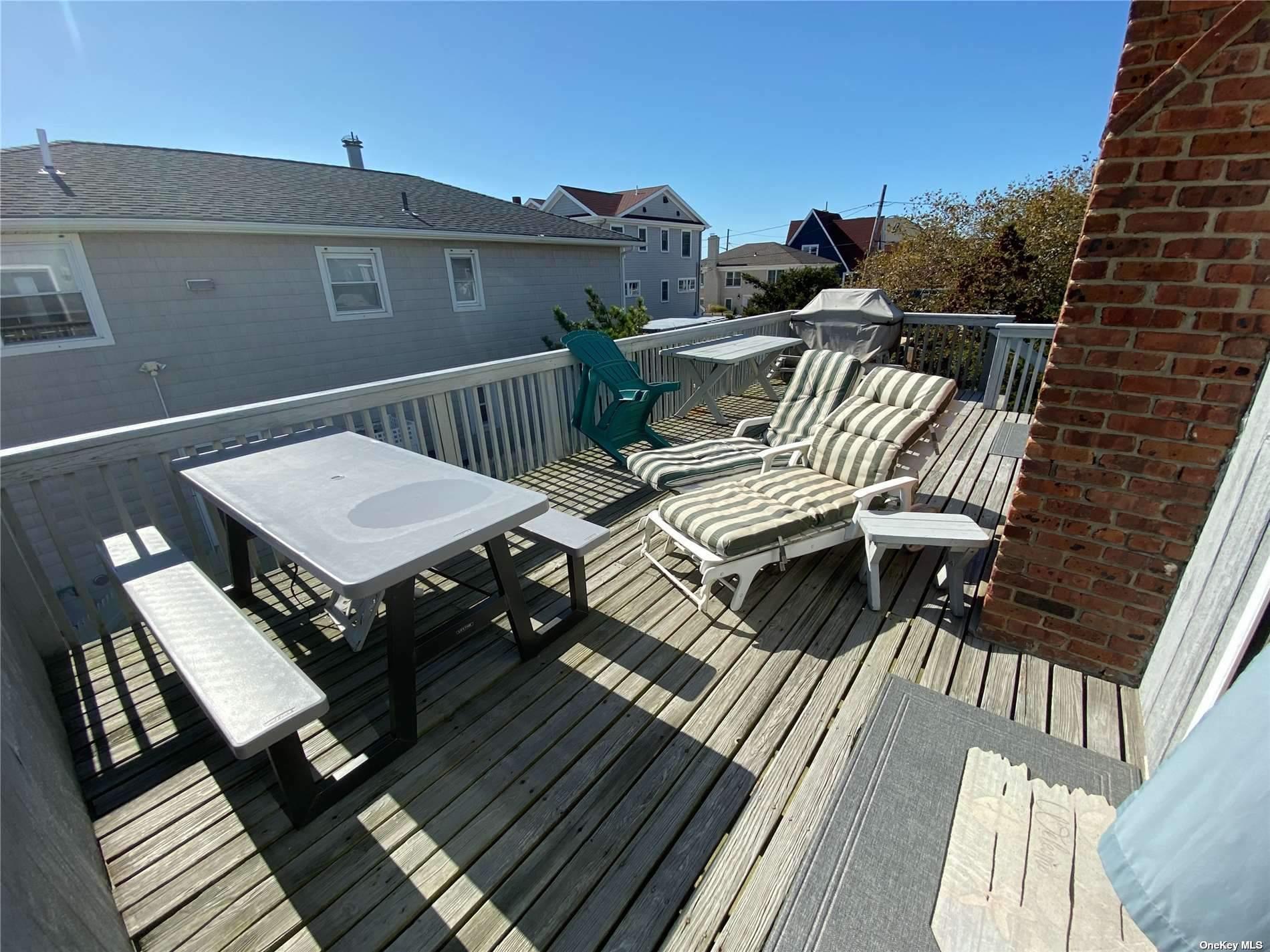 145 Inwood Avenue Property Photo 4
