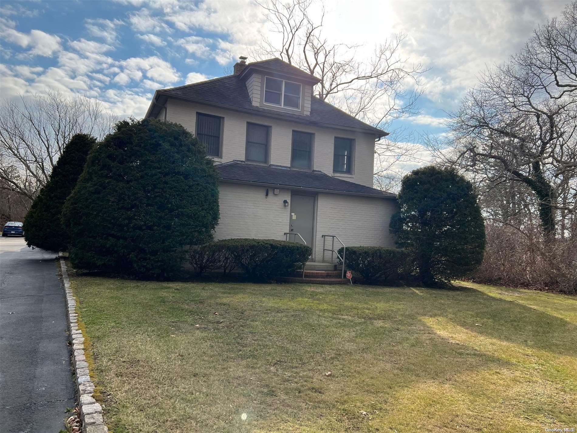 286 Patchogue Yaphan Road Property Photo