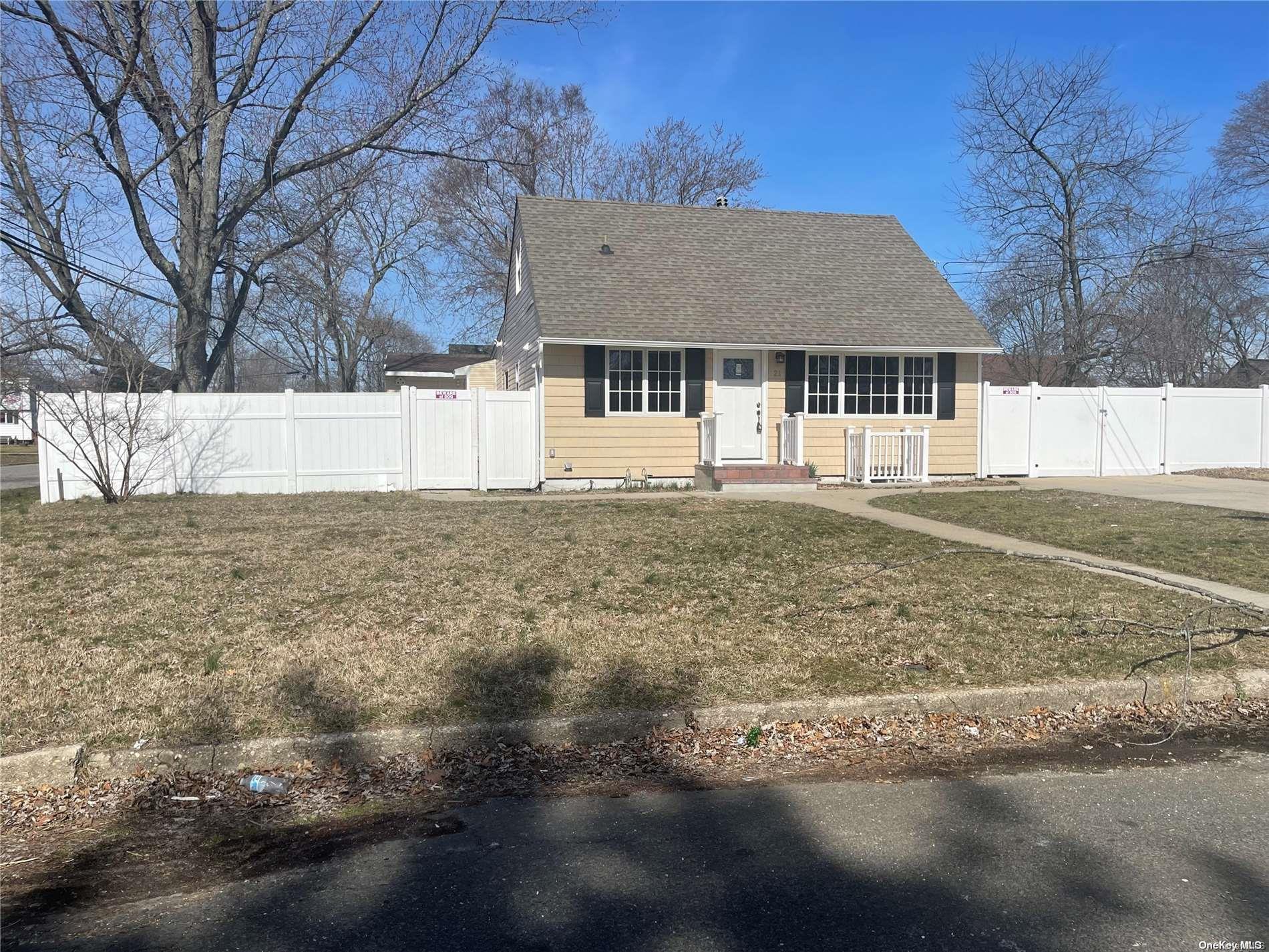 21 E Walnut Street Property Photo 1