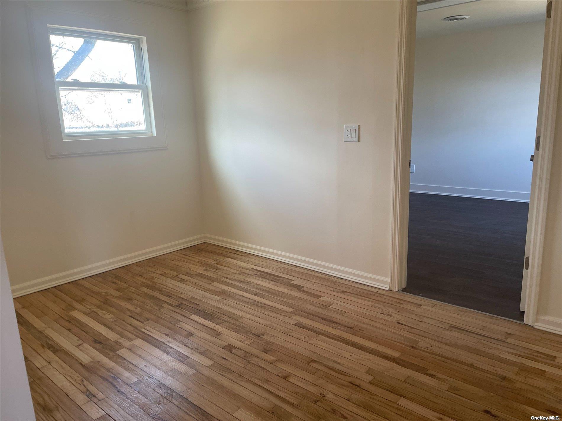 21 E Walnut Street Property Photo 6