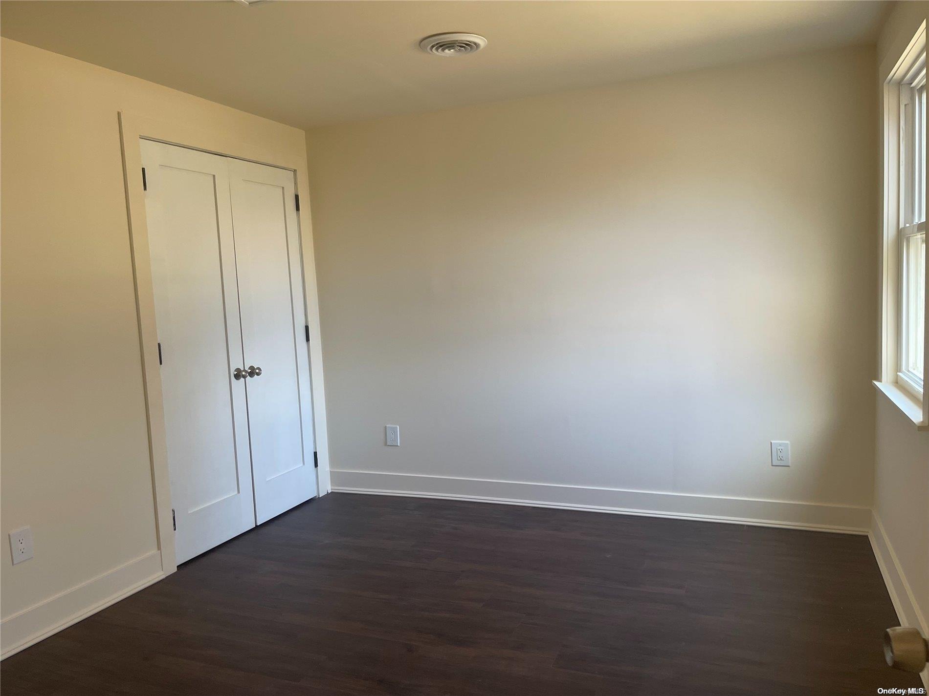 21 E Walnut Street Property Photo 7