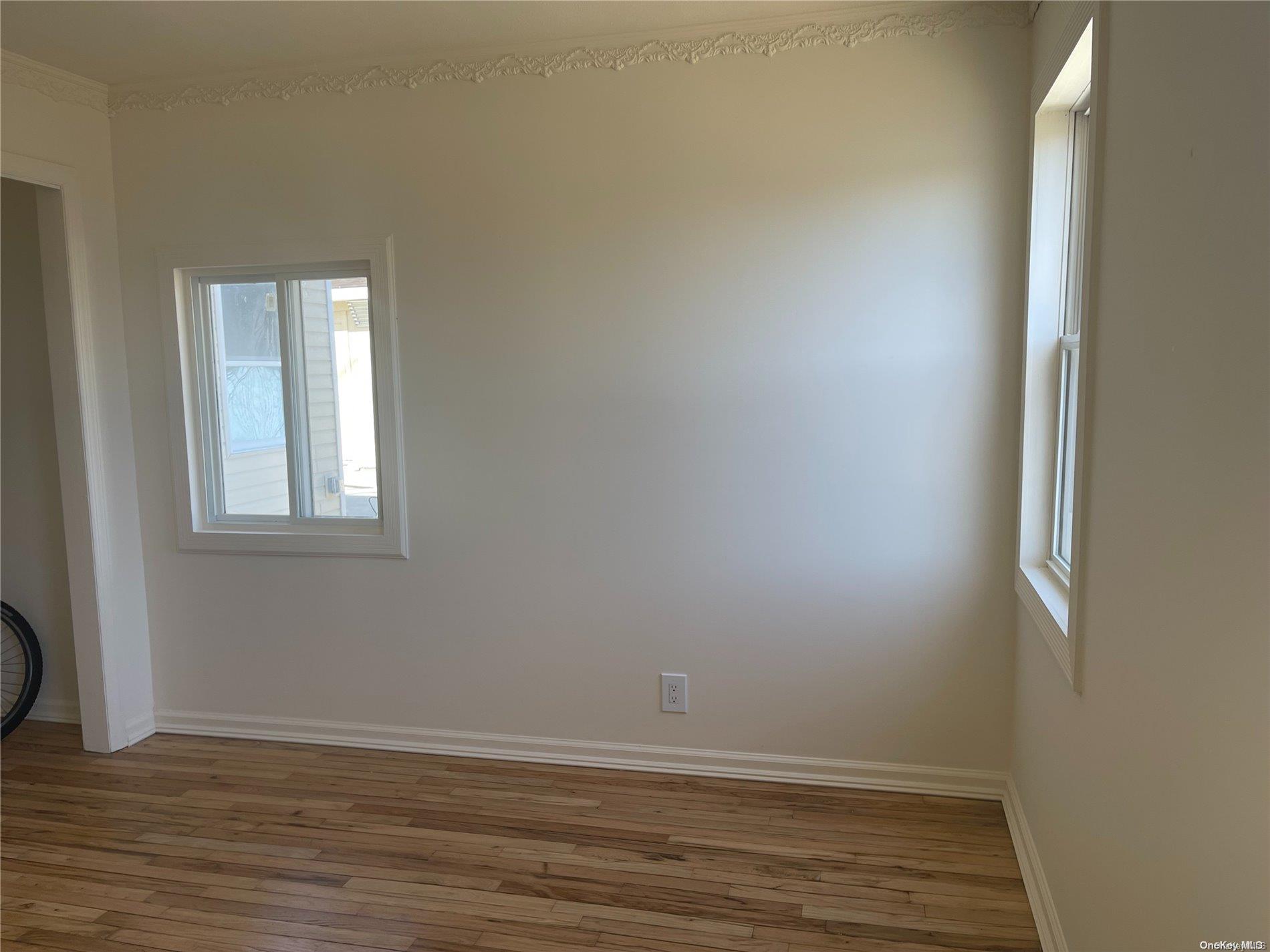 21 E Walnut Street Property Photo 8